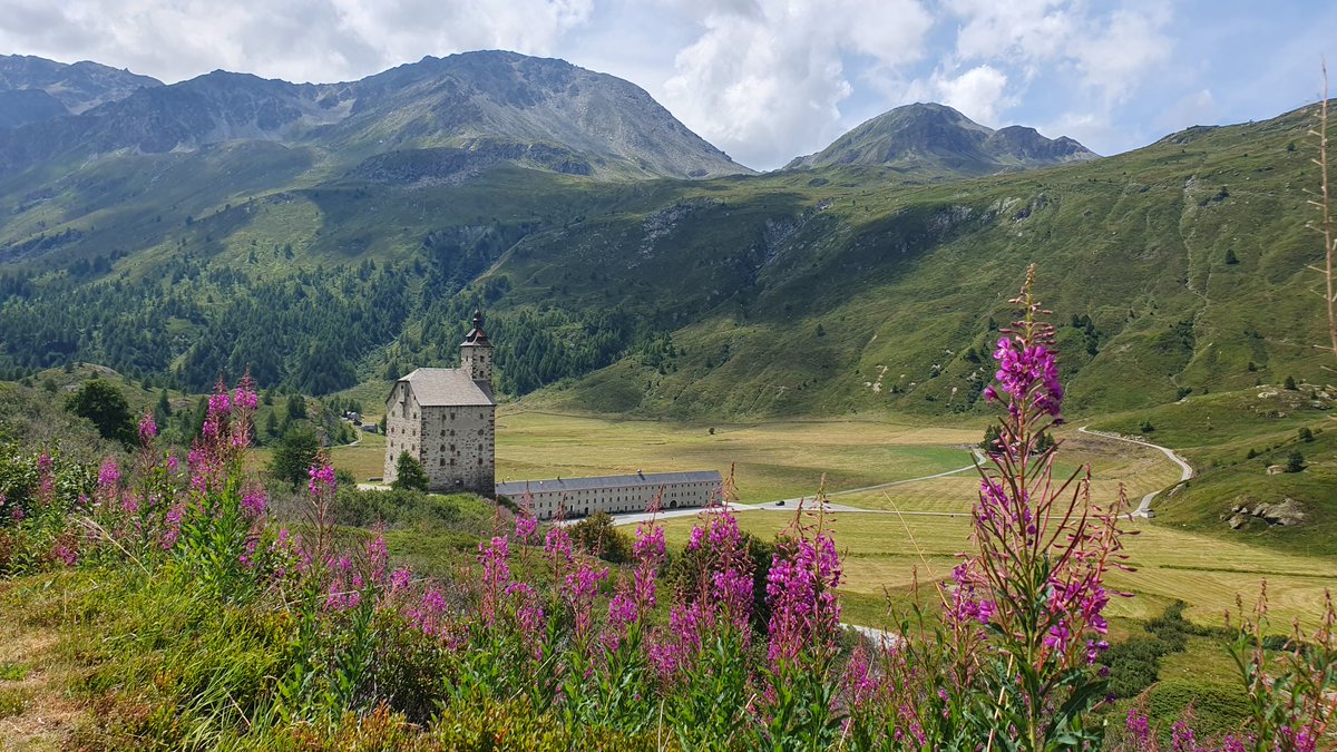 Alpenweerman's tweet image. Simplon #Oberwallis vanmiddag met oa #AltesSpittel en de AGO #Sternwarte (Sterrenwacht)