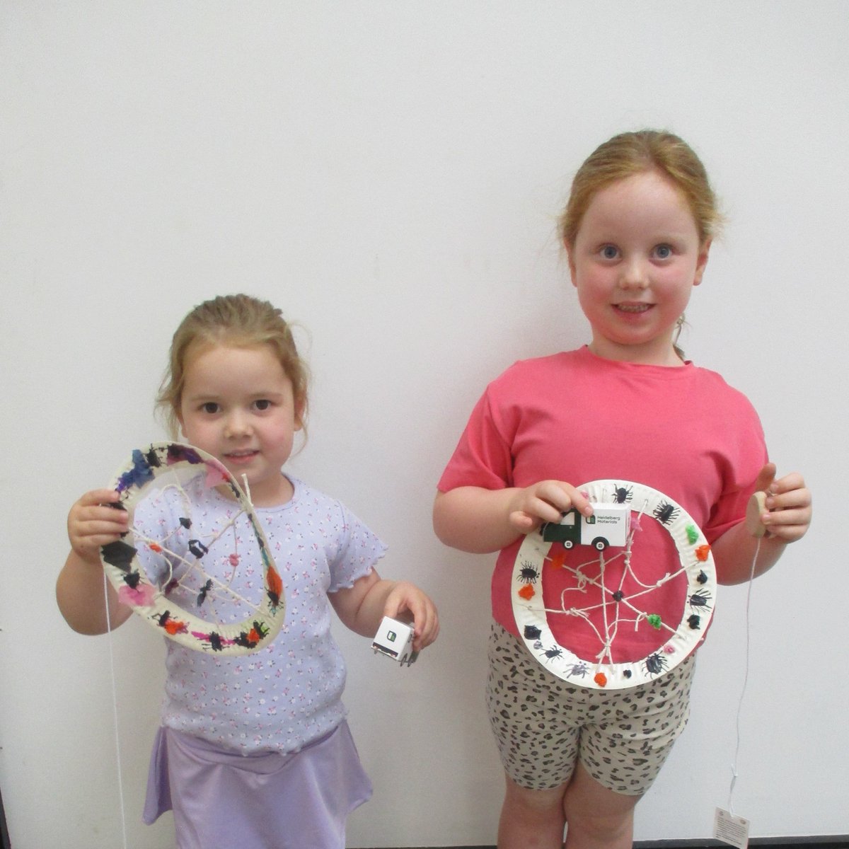LancsLibraries's tweet image. Join us every Wednesday this summer at #WhalleyLibrary for #LancsReadingHeroes Sessions. This week we learnt about building structures. As well as making spider webs and Lego towers, there was a special visitor from @hd_materialsUK who told us all about the cement making process!