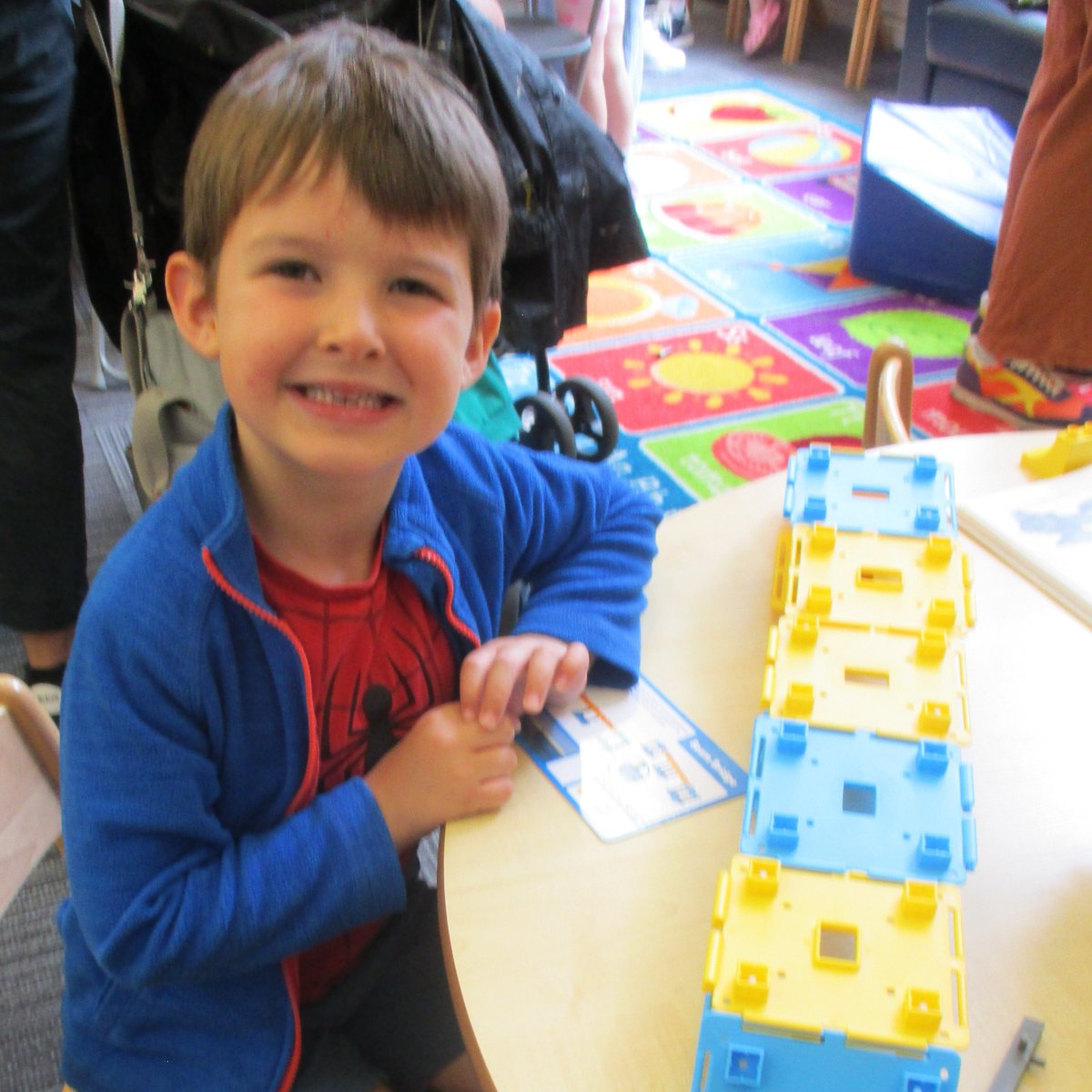 LancsLibraries's tweet image. Join us every Wednesday this summer at #WhalleyLibrary for #LancsReadingHeroes Sessions. This week we learnt about building structures. As well as making spider webs and Lego towers, there was a special visitor from @hd_materialsUK who told us all about the cement making process!