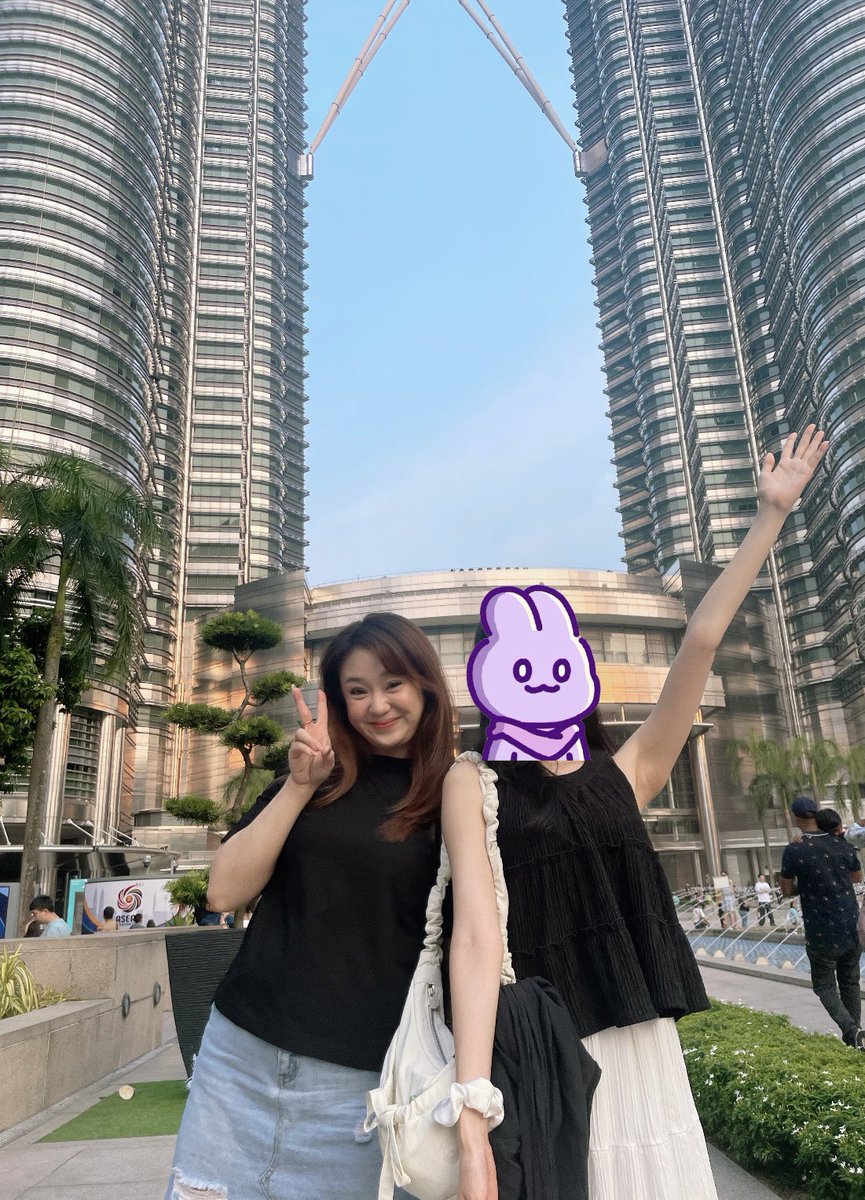 Another bday girl 🧒 
HAPPY BDAY 예쁜 <a href="/Buja_Quest/">buja 💜</a> 
Safe flight, see you again someday 💜