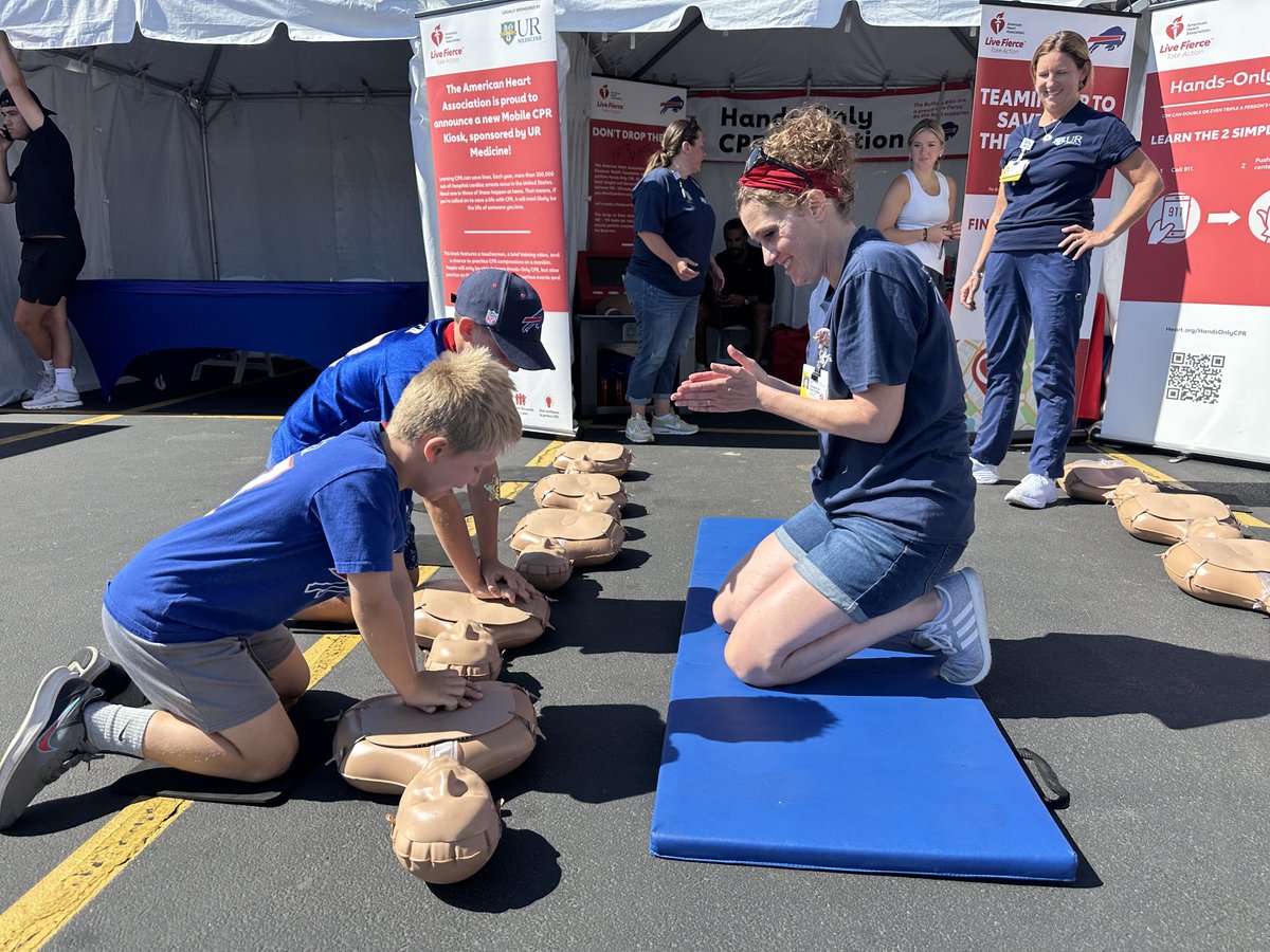 AHANewYork's tweet image. Join the #NationofLifesavers with us at @BuffaloBills Training Camp! Day 1 is underway and we’ll be here throughout camp. Practice on a manikin or our mobile Hands-Only CPR kiosk sponsored by @UR_Med!