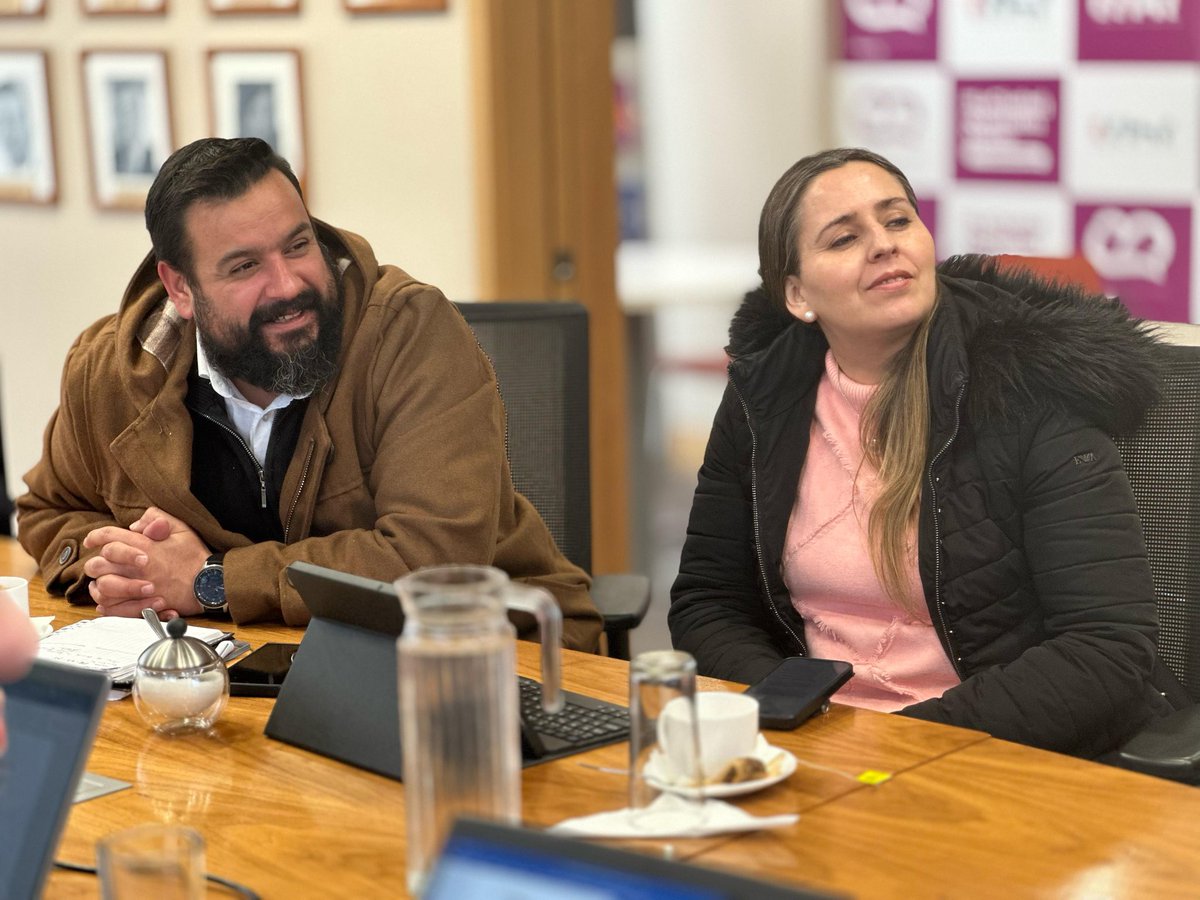 Delegado Humberto Aqueveque junto a representantes del <a href="/GOREMaule/">Gobierno Regional Del Maule</a>, <a href="/mop_maule/">MOP Maule</a> y <a href="/CChC_Chile/">Cámara Chilena de la Construcción</a>, se reunieron para la conformación del Comité Regional de Infraestructura, instancia de coordinación para la inversión y priorización de importantes proyectos para la región.