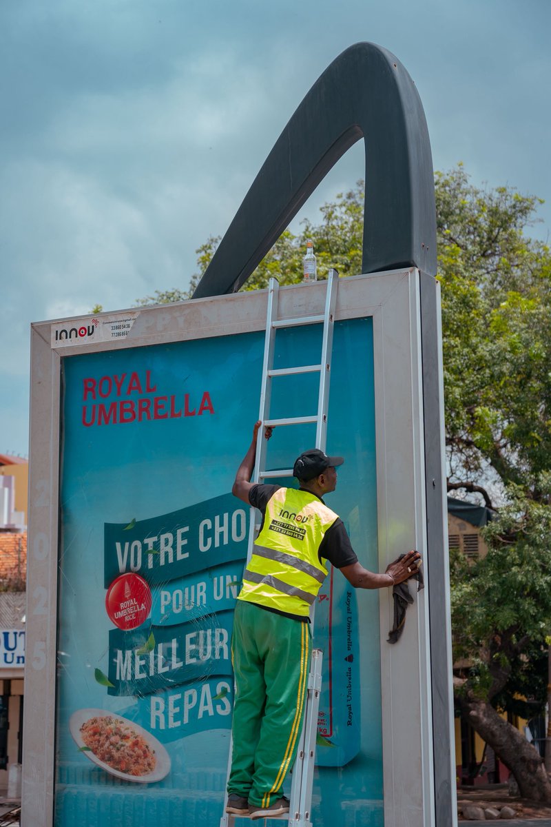 InnoveAfrica's tweet photo. Merci à Umbrella de continuer à nous faire confiance pour porter leur image au cœur de la ville.
Chez Innove, la fidélité de nos clients est notre plus belle réussite.
📸 Découvrez quelques clichés de la campagne en cours 👇
#AffichageUrbain #CommunicationVisuelle #Branding https://t.co/QgW1cGKrlo