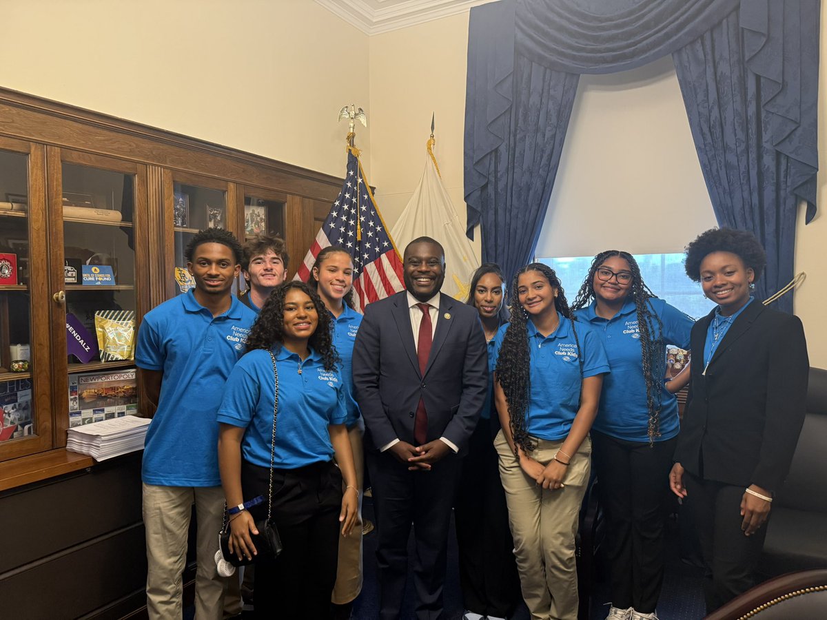RepGabeAmo's tweet image. Spoke with young @epbgc leaders from East Providence about how the Boys and Girls Club helped them develop essential skills.
Despite recent Trump administration threats, I’m committed to protecting @BGCA_Clubs funding for our future leaders.