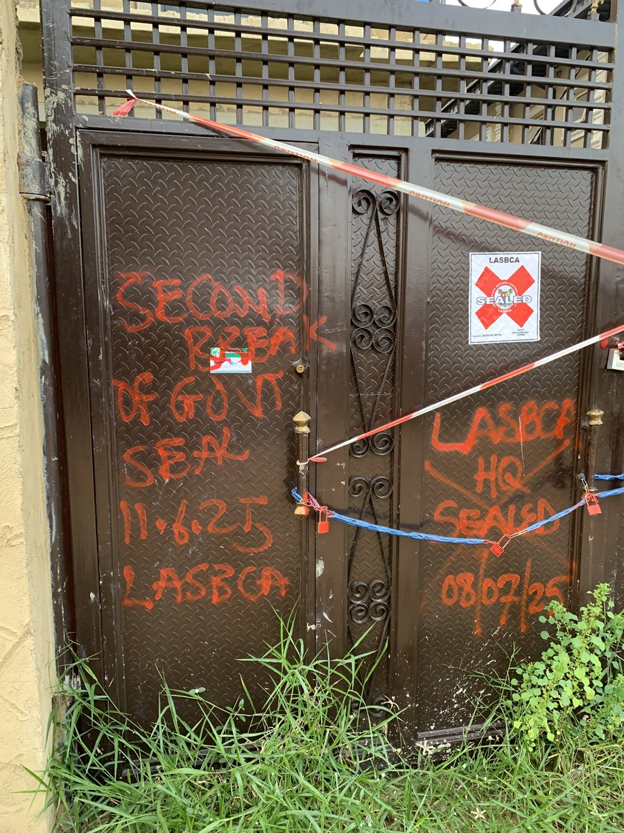 vangeorgh's tweet image. Nigeria is an entertainment scene 🤦🏽♂️
Dem seal your building, likely because you haven’t done the necessary approvals, you no gree - unseal am, not once, but twice to continue construction 🤦🏽♂️