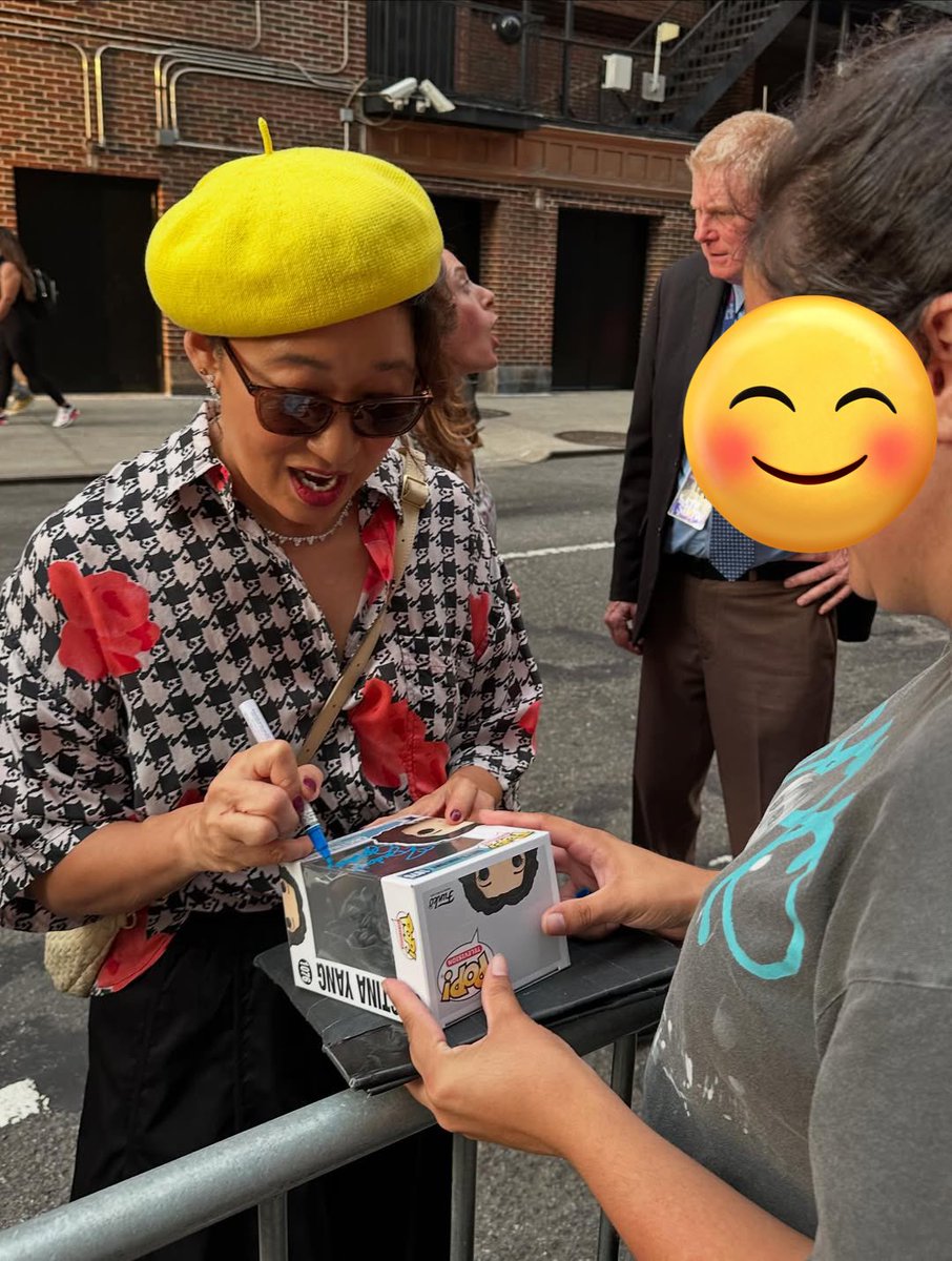 yangcuddygf's tweet image. qui qui baguette (in her canadian accent) the cristina yang funko pop😭😭