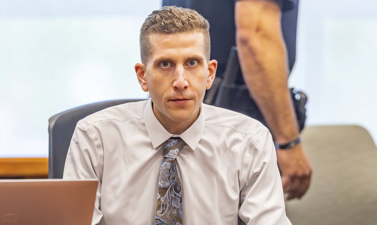 CassandraRules's tweet image. Hes so sinister looking.
Eyes above ears, something to fear. Undefeated. Every time.