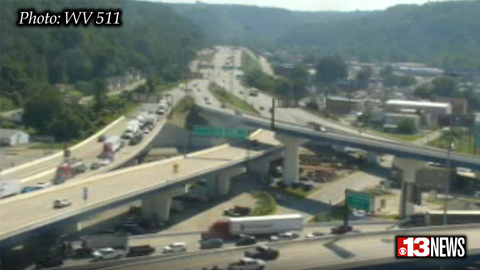 WOWK13News's tweet image. For the third time this month, drivers can expect delays for I-64 roadwork on the Eugene Carter/Fort Hill Bridge.
wowktv.com/news/west-virg…