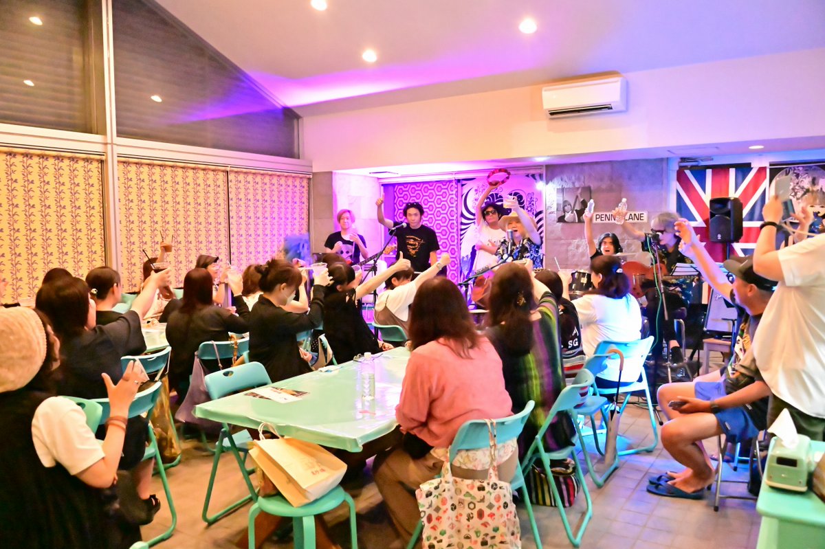 Muse_to_Brunch's tweet image. 7.19(土)ミューズとブランチ170『ミューズと愛ランド』🚢
♬エンディングセッション
1. 栞のテーマ(cover/サザン オールスターズ)
2. Be my Baby (cover/COMPLEX)
次回:8.16(土)ミューズとブランチ171@下北沢440
予約▶bit.ly/3WCOcrt
#ミューブラ #ミューズとブランチ