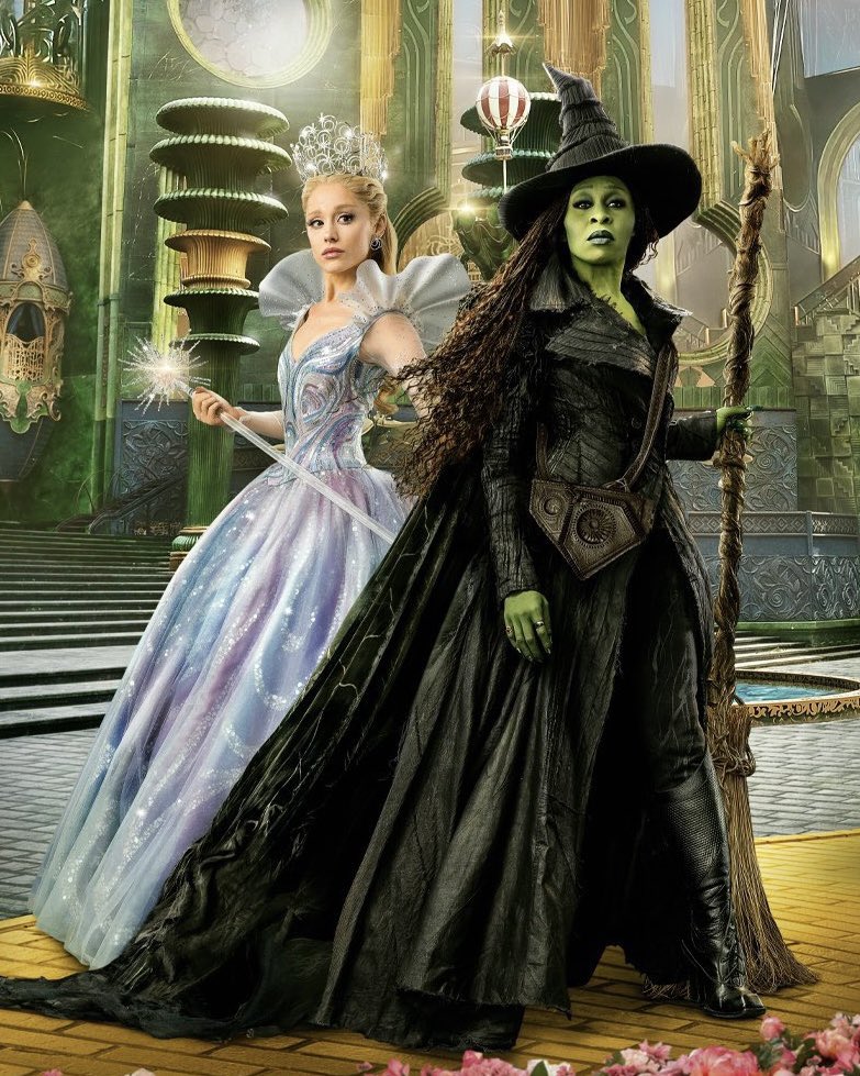 bchartsnet's tweet image. FOTY! Nova foto de Ariana Grande e Cynthia Erivo em "WICKED: FOR GOOD".