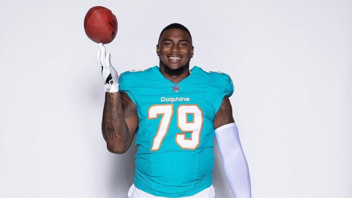 FinsXtra's tweet image. 🚨 OT Bayron Matos has been taken to a nearby hospital in a helicopter following an injury in practice. (@flasportsbuzz) #PhinsUp
