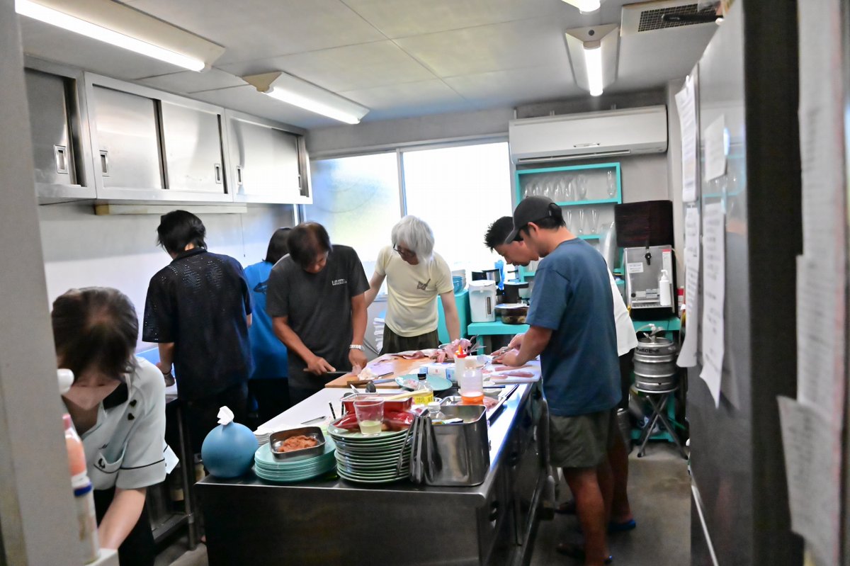 Muse_to_Brunch's tweet image. 7.20(土)ミューズとブランチ170『ミューズと愛ランド』🚢
20日午後はマギー寿司に向けメンバー&スタッフ一丸となっての仕込み🍣
次回:8.16(土)ミューズとブランチ171@下北沢440
出演:マギー☆フランソワ/MRK/モナリザヘイトミー!!
予約▶bit.ly/3WCOcrt
#ミューブラ #ミューズとブランチ