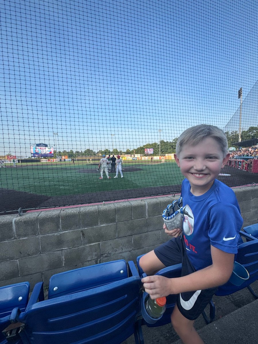 What a great night at the Florence Y'Alls game.  NKCAC staff and Head Start Families had a great time at the ballpark!