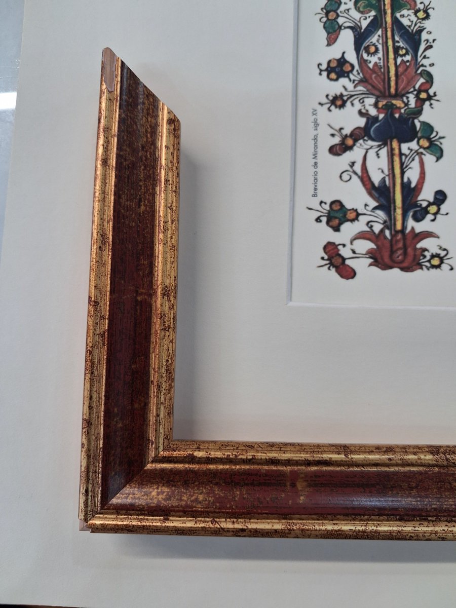 banger_uk's tweet image. Decided to get my two Camino certificates framed. Wanting a Spanish, Catholic vibe, I chose this rich red and gold frame straight away. The framer was impressed.
I said "It's the Gay Sensibility. We're good with colour." 😉😏