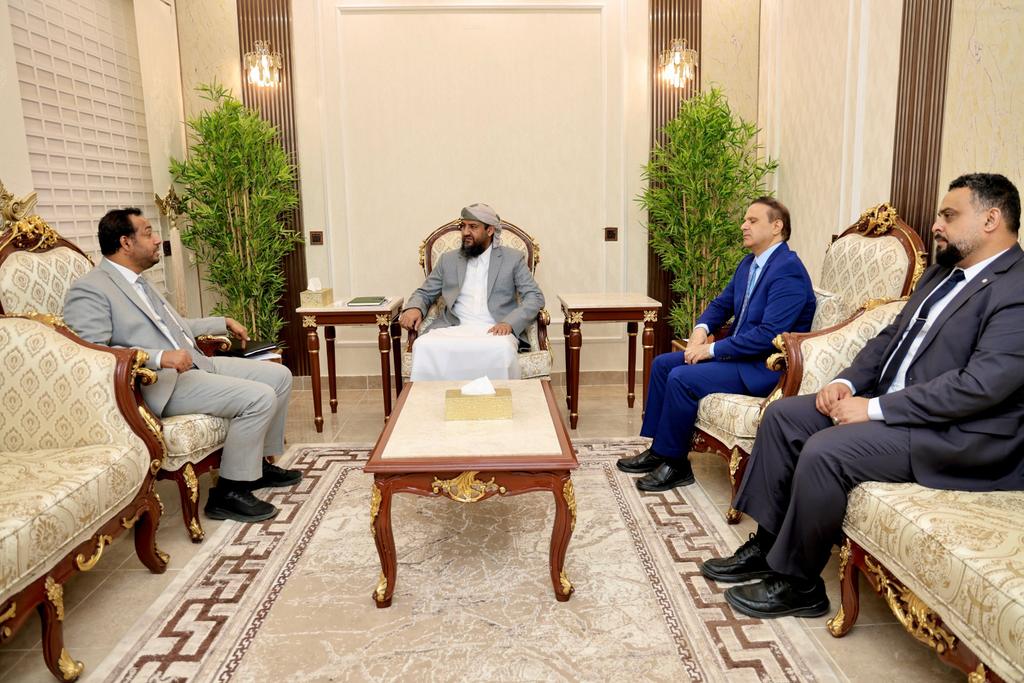 #عاجل |
المحرمي يلتقي وزير التربية لبحث إنهاء إضراب المعلمين وضمان حقوقهم واستئناف العملية التعليمية
#south24