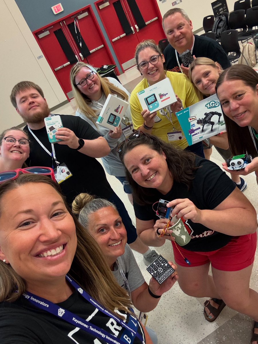 Had a great time showing this crew all of the cool things we can do with Coding! #KTIsummit
