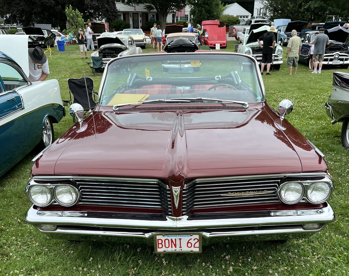 Anne04260426's tweet photo. Happy #WideTrackWednesday #Pontiac π
Beautiful 1962 Pontiac Bonneville Ragtop β€οΈ
Car Show, Endicott Estate, Dedham MA https://t.co/xpccoRoQvv