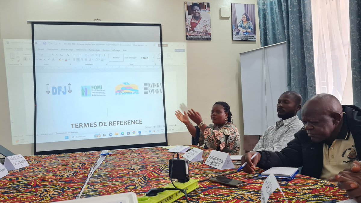 Accroître la participat° des fes et filles ds les postes de prise des décisions Afia mama a participé à une activité organisé par <a href="/RienSlesFemmes/">Rien sans les Femmes</a> avec <a href="/KvinnaKvinnaINT/">Kvinna till Kvinna International</a> à l'intention des chefscoutumiers, Église,partis pô, éducation au bureau du Fomi <a href="/annytenga/">ANNY  T. MODI</a> <a href="/tappingdiotima/">Noemi Dalmonte</a>