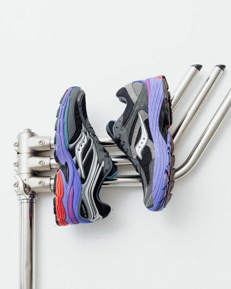 ashowzwears_'s tweet image. THE SAUCONY PROGRID OMNI 9 GALAXY
Size - | 40- 45
Price - N72,000
Order link: wa.me/+2349068187970