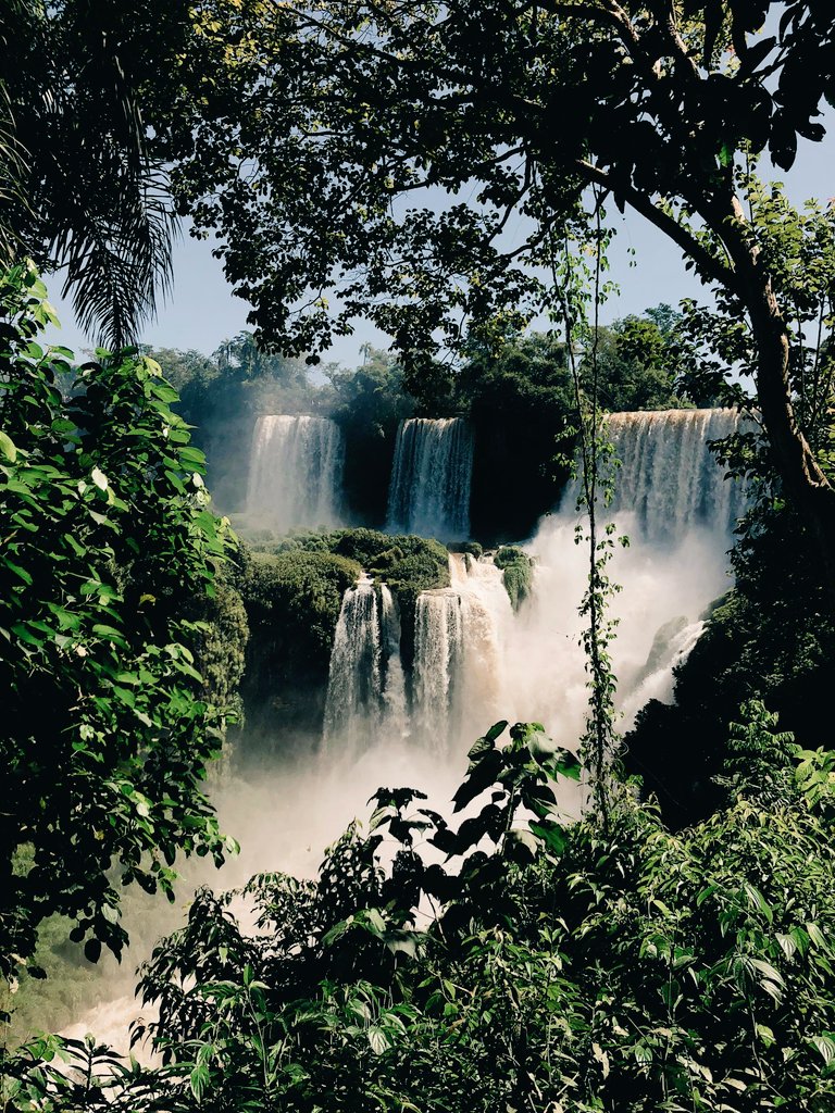 LoveSongs4Peace's tweet image. Beautiful Iguazu Falls on the Iguazรบ River on the border of Argentina and Brazil ๐ฆ๐ท ๐ง๐ท