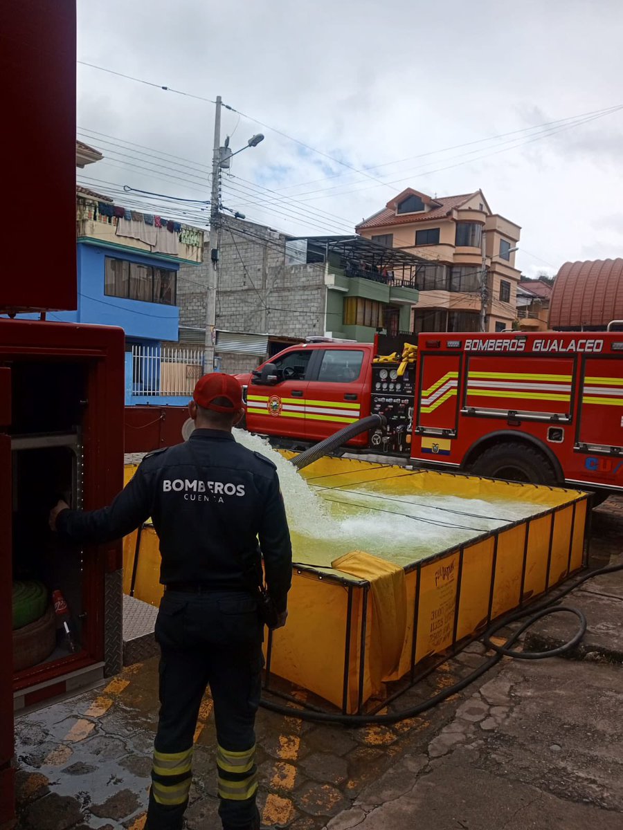 Asistencia humanitaria 🤝💧 

Como parte de nuestro compromiso con las comunidades del Azuay, este martes continuamos con la entrega de agua potable en #Gualaceo, que actualmente enfrentan dificultades con el suministro de líquido vital.