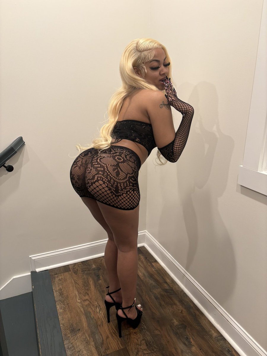 go follow my spam page bae <a href="/iiiamluscious/">Angel</a> 😍