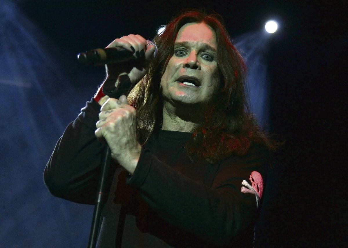 humanite_fr's tweet image. Mort d’Ozzy Osbourne, prince des ténèbres et père fondateur du heavy metal
➡️ l.humanite.fr/acc