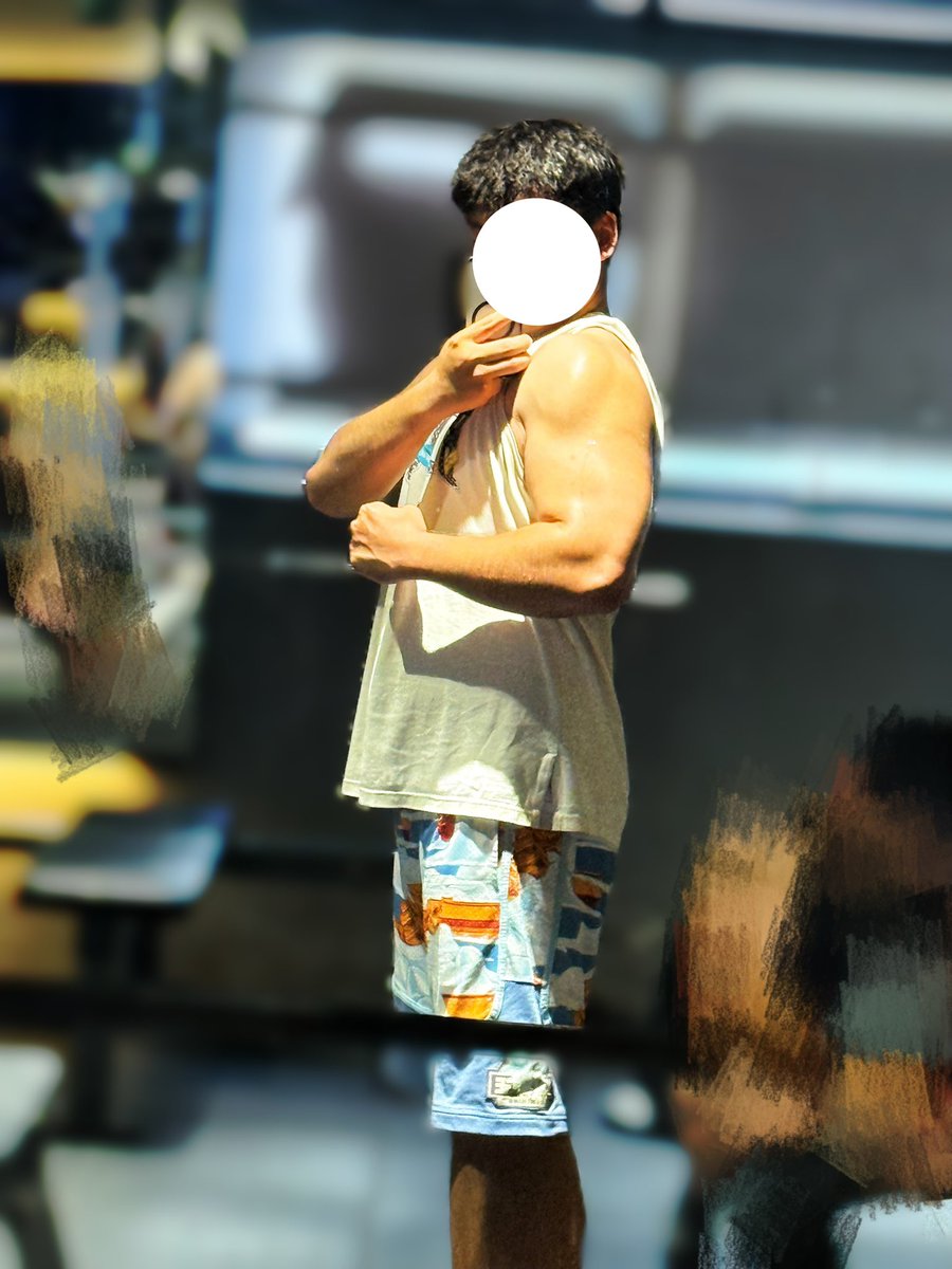 喜欢42的臂围吗
#肌肉男 #健身 #sm