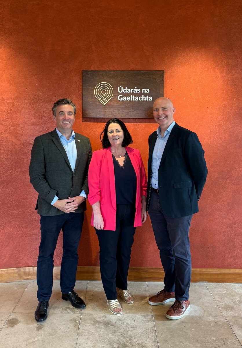 Bhí áthas ar Údarás na Gaeltachta fáilte a chur roimh Ambasadóir Éireannach i gCeanada <a href="/IrlAmbCanada/">Ambassador John Concannon</a> John Concannon inné. Bhuail sé le Príomhfheidhmeannach Tomás Ó Síocháin agus Ceannasaí Cumarsáide agus Margaíochta Michelle Ní Chróinín. 

#TacúChunTairbhe #AnGhaeltacht