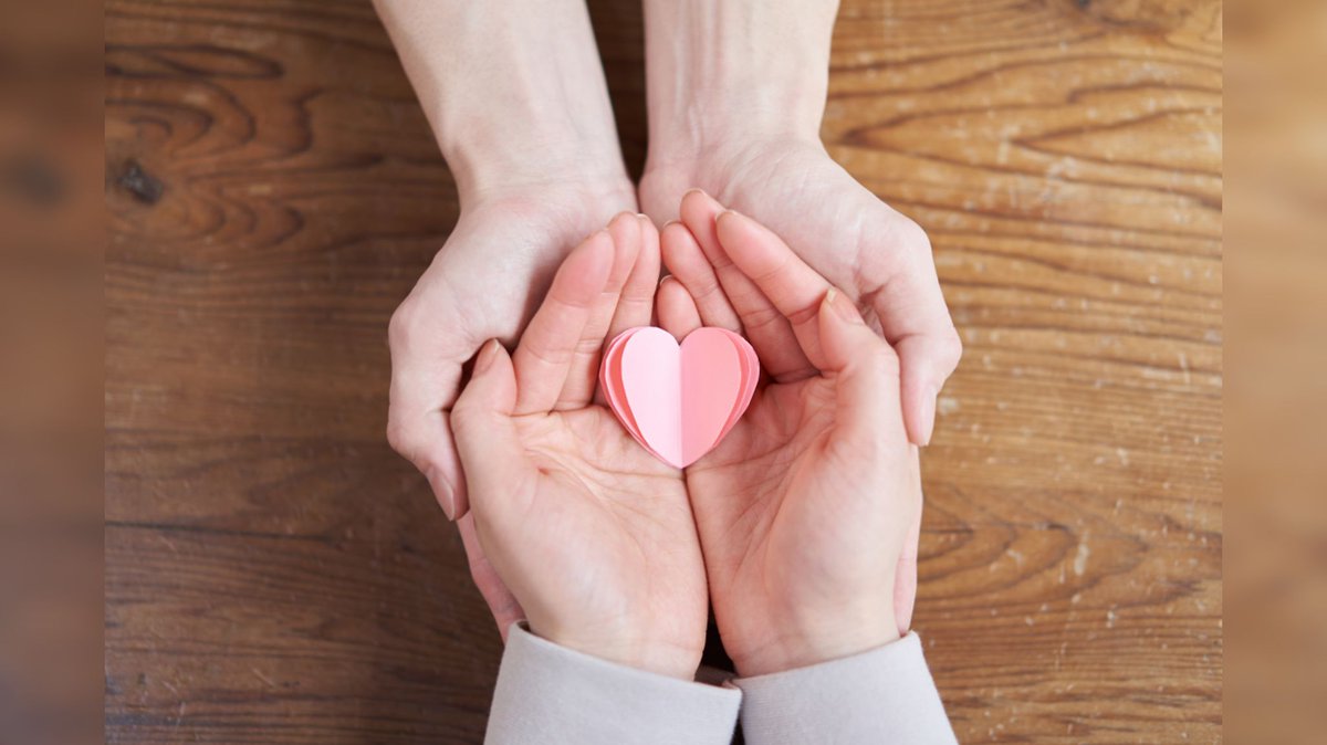 YaleIMed's tweet image. A new pilot program, the Yale Medicine Heart and Vascular Psychology and Wellbeing Clinic, will expand access and provide integrated psychological care for people with heart conditions.
Read more from @KimGSmolderen of @YaleCardiology.
medicine.yale.edu/internal-medic…