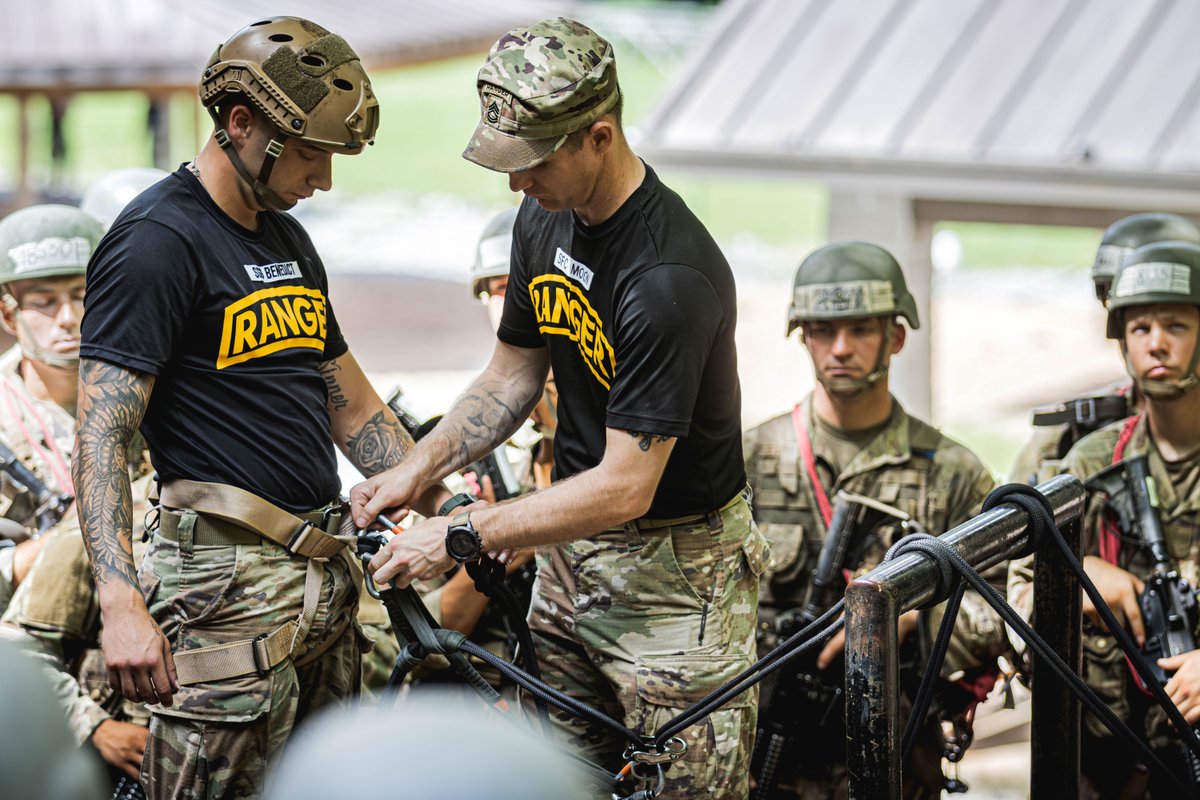 MCoEFortBenning's tweet image. Mastering the Terrain for the Fight.
#Ranger Course students are honing crucial mountaineering and rappelling skills at Camp Frank D. Merrill in Dahlonega, Georgia.
RLTW!