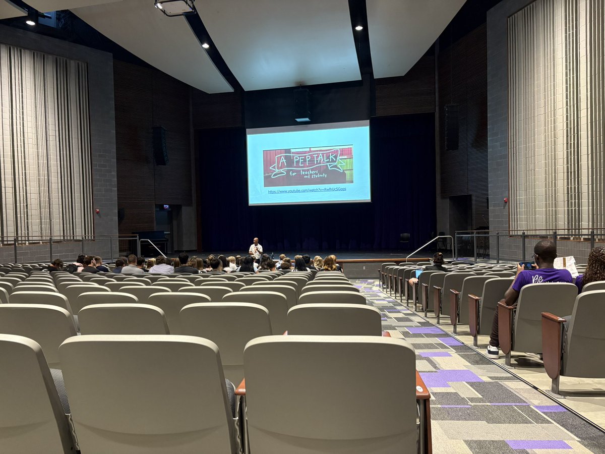 BHS Principals (@bhsprincipals) on Twitter photo Bulldogs are back! Team 2029 getting their first look at BHS with Bulldog Bootcamp!
Thankful for all of the staff and student leaders serving these students today!
<a href="/Brownsburg_CSC/">Brownsburg Schools</a> Bulldogs are back! Team 2029 getting their first look at BHS with Bulldog Bootcamp!
Thankful for all of the staff and student leaders serving these students today!
<a href="/Brownsburg_CSC/">Brownsburg Schools</a>