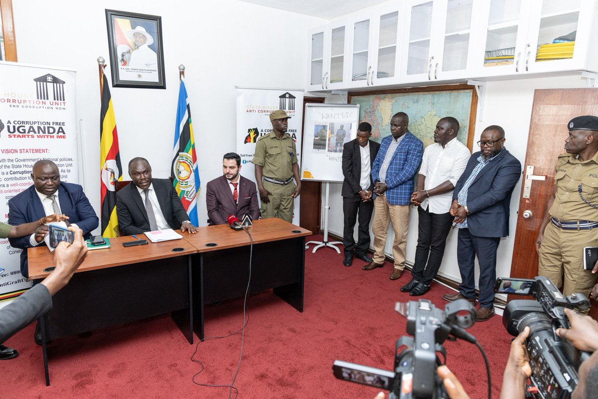 kamukamafredie's tweet image. #ExposeTheCorrupt
In a press briefing held earlier today, the Deputy Head @AntiGraft_SH, Mr Israel Ochwo, informed the media that the Unit successfully intercepted a fraudulent scheme to defraud a Turkish investor, Mr. Furkan Gumran and his company SIRUS BLUE CHEMICAL…