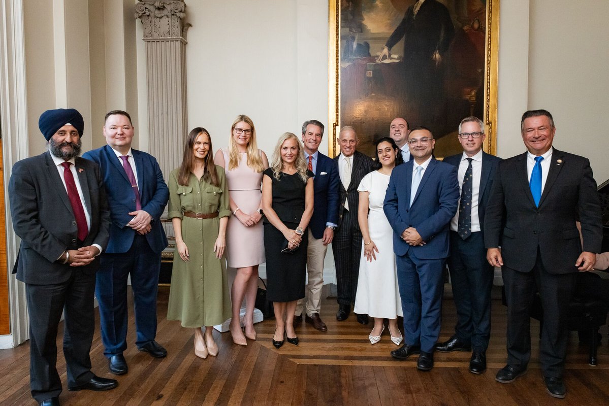 MeridianIntl's tweet image. As U.S.-U.K. ties adapt to global challenges, peer diplomacy remains key. We welcomed Members of Parliament through the British American Parliamentary Group (BAPG) as part of the @StateDept’s @StateIVLP. Hosted at Decatur House, the reception featured remarks from Basilinna CEO…
