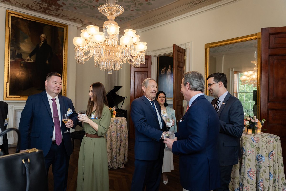 MeridianIntl's tweet image. As U.S.-U.K. ties adapt to global challenges, peer diplomacy remains key. We welcomed Members of Parliament through the British American Parliamentary Group (BAPG) as part of the @StateDept’s @StateIVLP. Hosted at Decatur House, the reception featured remarks from Basilinna CEO…