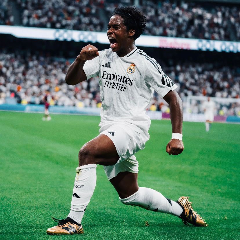 🚨 Endrick devait hériter du numéro 9... jusqu’à l’éclosion de Gonzalo García.

➡️ Désormais, tout reste ouvert entre les deux. Aucune décision n’a été prise.

<a href="/diarioas/">Diario AS</a>