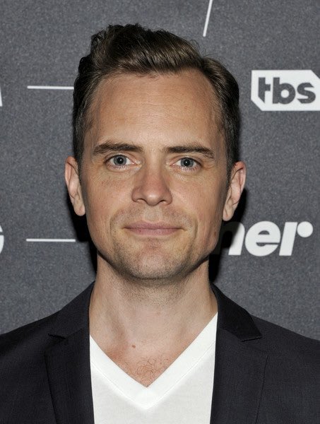 DCdaily's tweet image. The Booster Gold series is officially in development at HBO Max, with Our Flag Means Death creator David Jenkins set to write the pilot!
If greenlit, Jenkins will also take on showrunning duties!
Via @DEADLINE