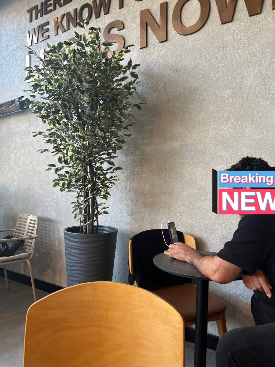 Adam tiktoktan yayın yapıyo kavgaa varmış msösödösööd (ilk kez görüyorum atarlı tiktokçu)