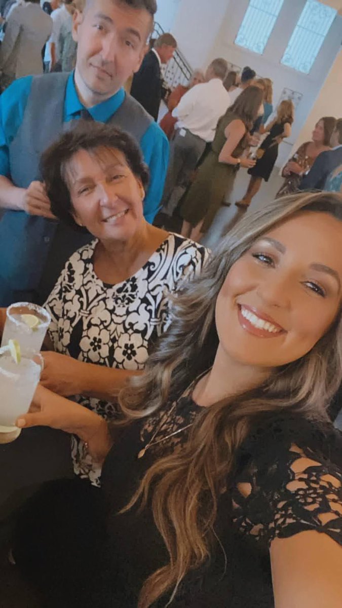 MarieePhilomena's tweet image. Ny beautiful mother passed away on Saturday 7-19 At 6 pm, surrounded by her family whilst continuously praying the Hail Mary, shortly after receiving the last rites for the second time and receiving prayers from a priest and nuns. My heart is absolutely shattered and my life…