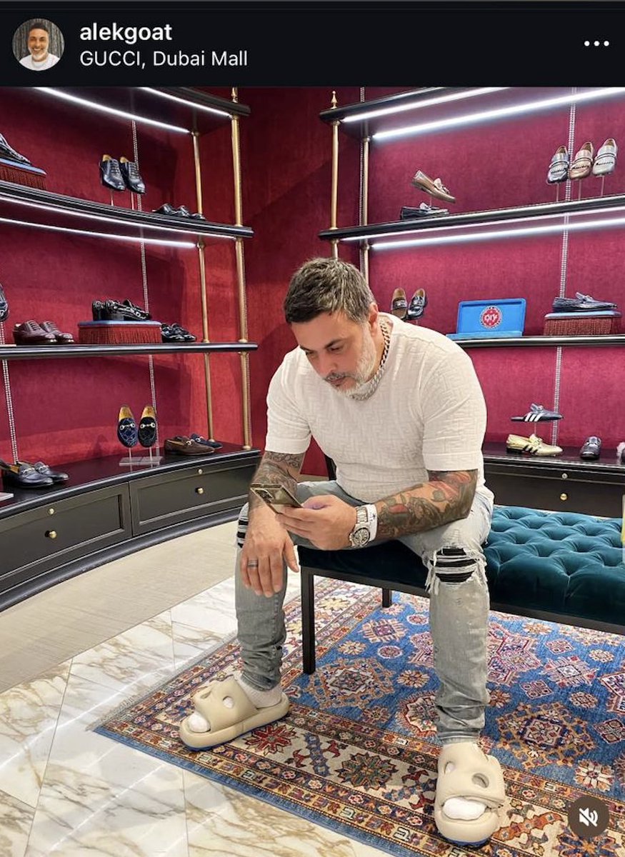 🚨 Scam Alert 🚨 (A thread)

This is Alek, AKA <a href="/NFTJackhammer/">Huda 🦍 | DRIP Artist 💧</a>, AKA <a href="/hudavlvt/">Huda</a>, AKA Huda  (therealhuda) on <a href="/drip_haus/">DRiP 💧</a>.

Alek is founder of Frenchie World with 1M+ botted followers &amp; a 1/5 star rating on TrustPilot from his unhappy customers.

On instagram he flaunts a life of
