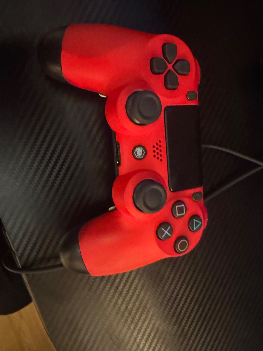 Drazah's tweet image. Shoutout @BattleBeaver for the goat controller use code DRAZAH at checkout for 10% off