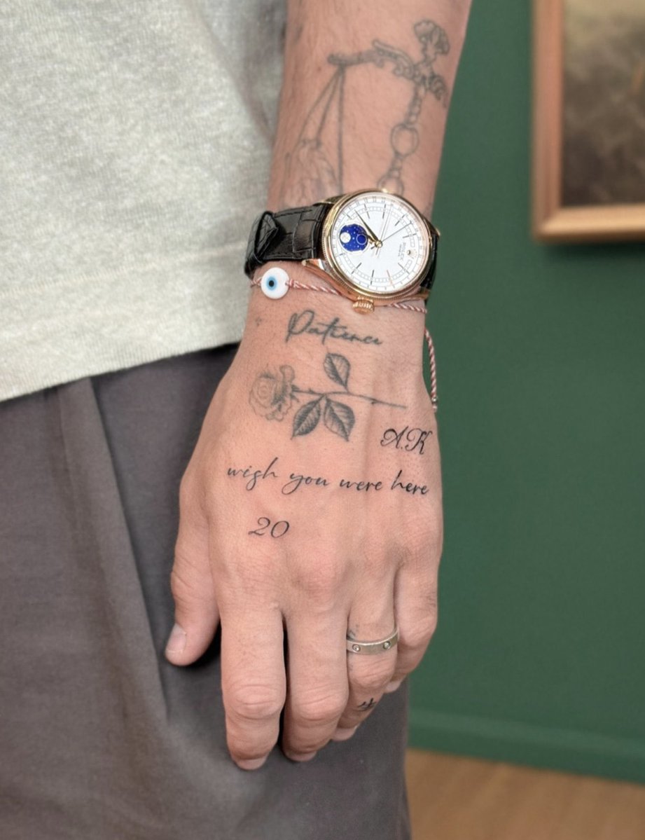 LiverpoolLatam's tweet image. Tsimikas y un tatuaje dedicado a Diogo.
"Ojalá estuvieras aqui 20"