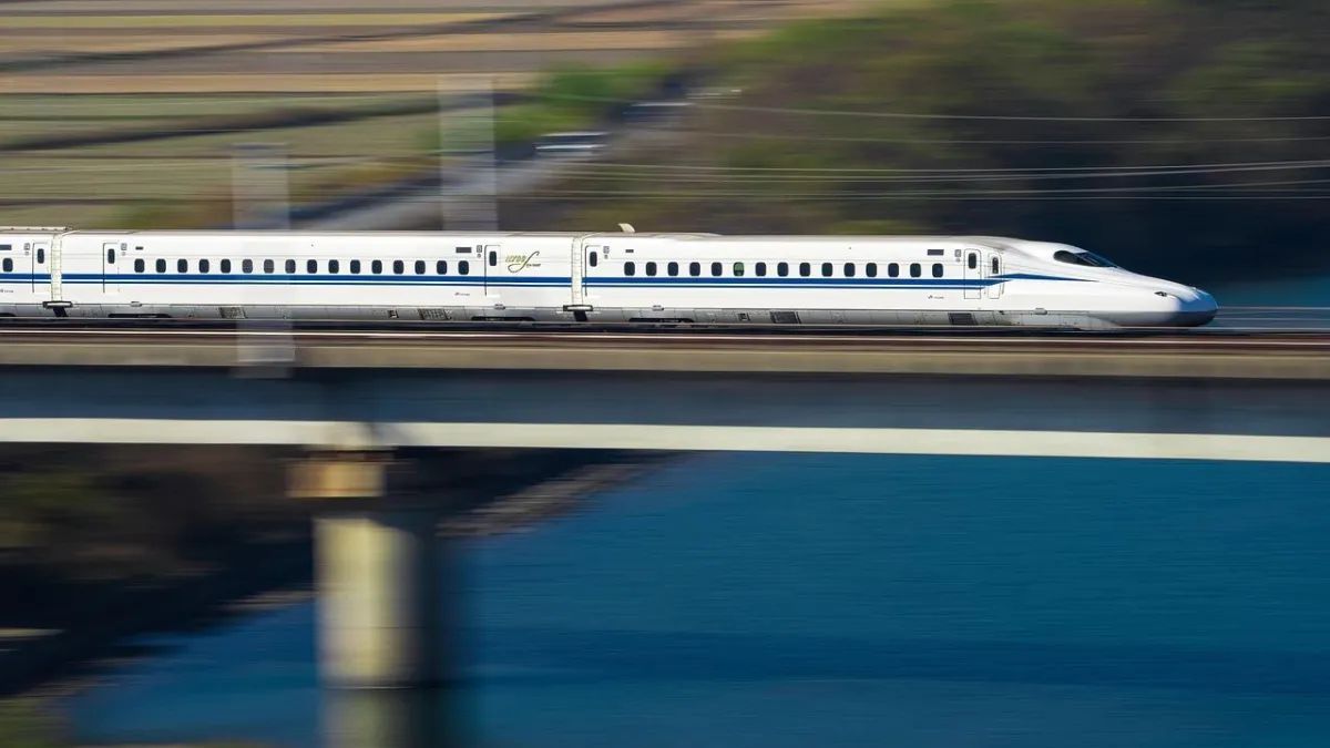 IndianTechGuide's tweet image. 🚨 Entire bullet train project from Maharashtra to Sabarmati expected to be ready by December 2029: Ashwini Vaishnaw.