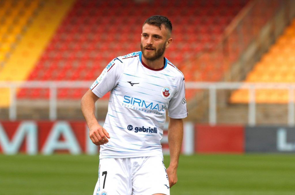 Nuova avventura per il salentino ex Lecce Rosafio calciolecce.it/2025/07/23/nuo…