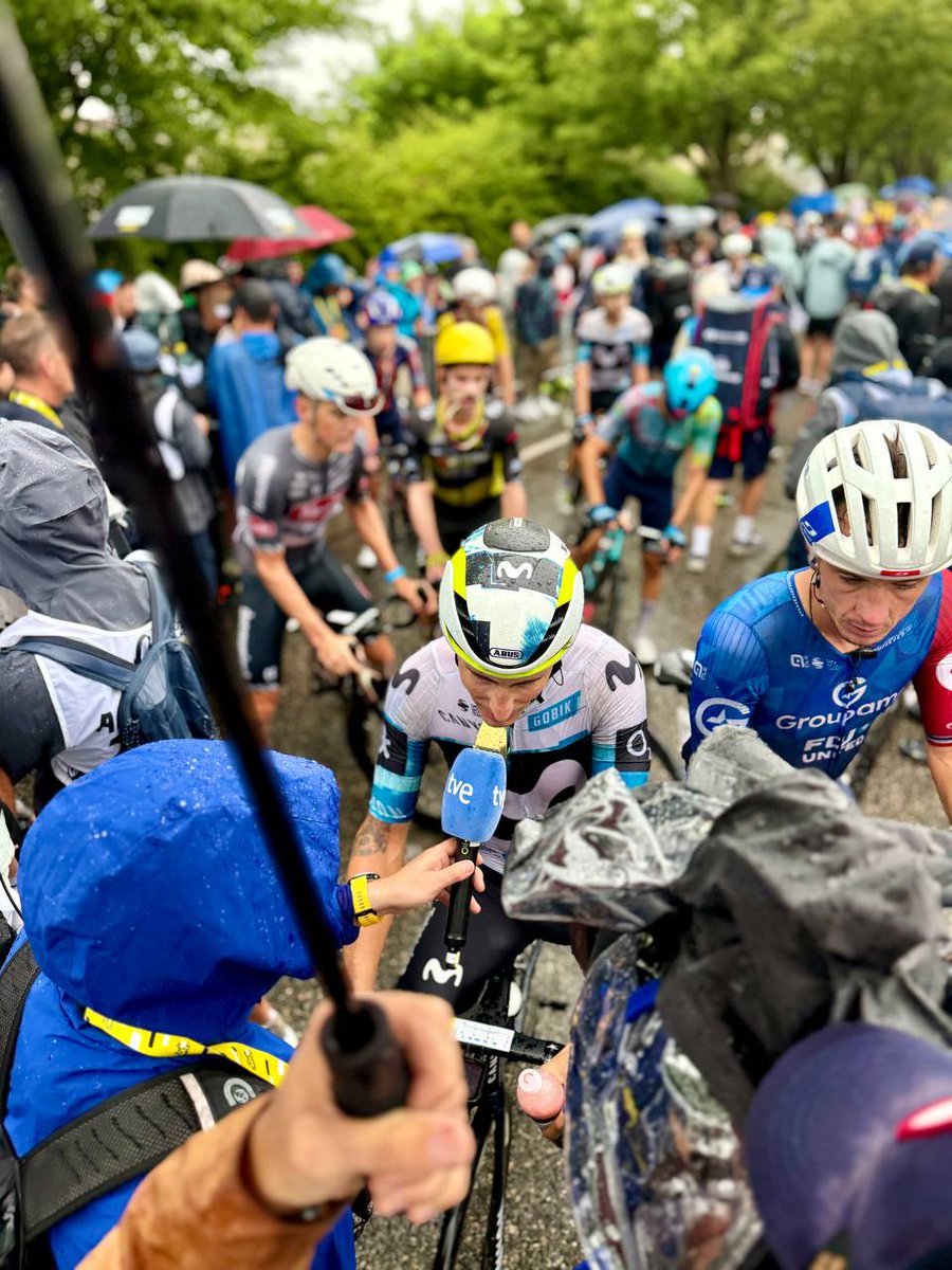 Movistar_Team's tweet image. 🇨🇵 💛 #TDF2025 - Etapa 17 🏁
La ciudad de Valence cerró una jornada pasada por agua y en la que el piso delicado desencadenó una caída en el pelotón a falta de 1 km para meta.
Milan (LTK) se impuso en el reducido grupo que disputó el sprint.
#RodamosJuntos I @movistar_es