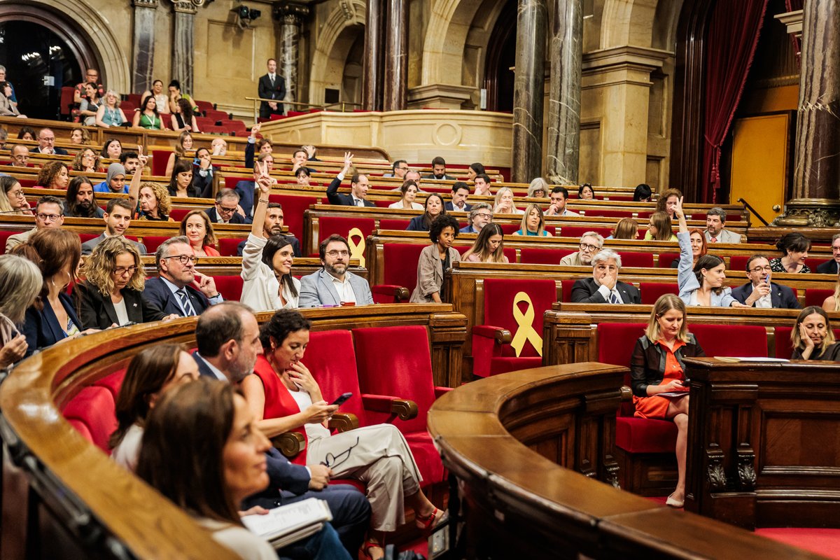 Parlament de Catalunya (@parlamentcat) on Twitter photo El <a href="/parlamentcat/">Parlament de Catalunya</a> dona llum verda a continuar tramitant la Proposició de llei de modificació de la Llei del dret de les dones a erradicar la violència masclista, presentada pel PSC-Units i ERC.
El Ple ha rebutjat l'esmena a la totalitat presentada per Vox. El <a href="/parlamentcat/">Parlament de Catalunya</a> dona llum verda a continuar tramitant la Proposició de llei de modificació de la Llei del dret de les dones a erradicar la violència masclista, presentada pel PSC-Units i ERC.
El Ple ha rebutjat l'esmena a la totalitat presentada per Vox.