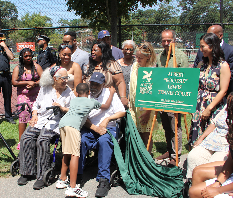 DotNews's tweet image. New name of Almont Park tennis courts hails life and times of Al ‘Bootsie’ Lewis, a beloved figure in Mattapan and beyond dotnews.com/2025/new-name-…