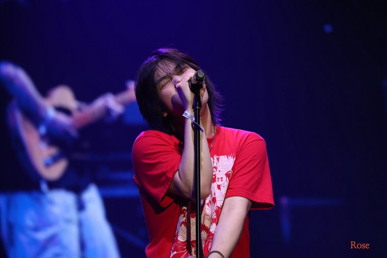 rose_blue_red's tweet photo. 20250720
사운드베리 페스타
.
🎤
.
#cantbeblue #캔트비블루 #캔비블
#soundberry #soundberryfesta
#사운드베리 #사운드베리페스타
#이도훈 https://t.co/nJZGBxPKtg