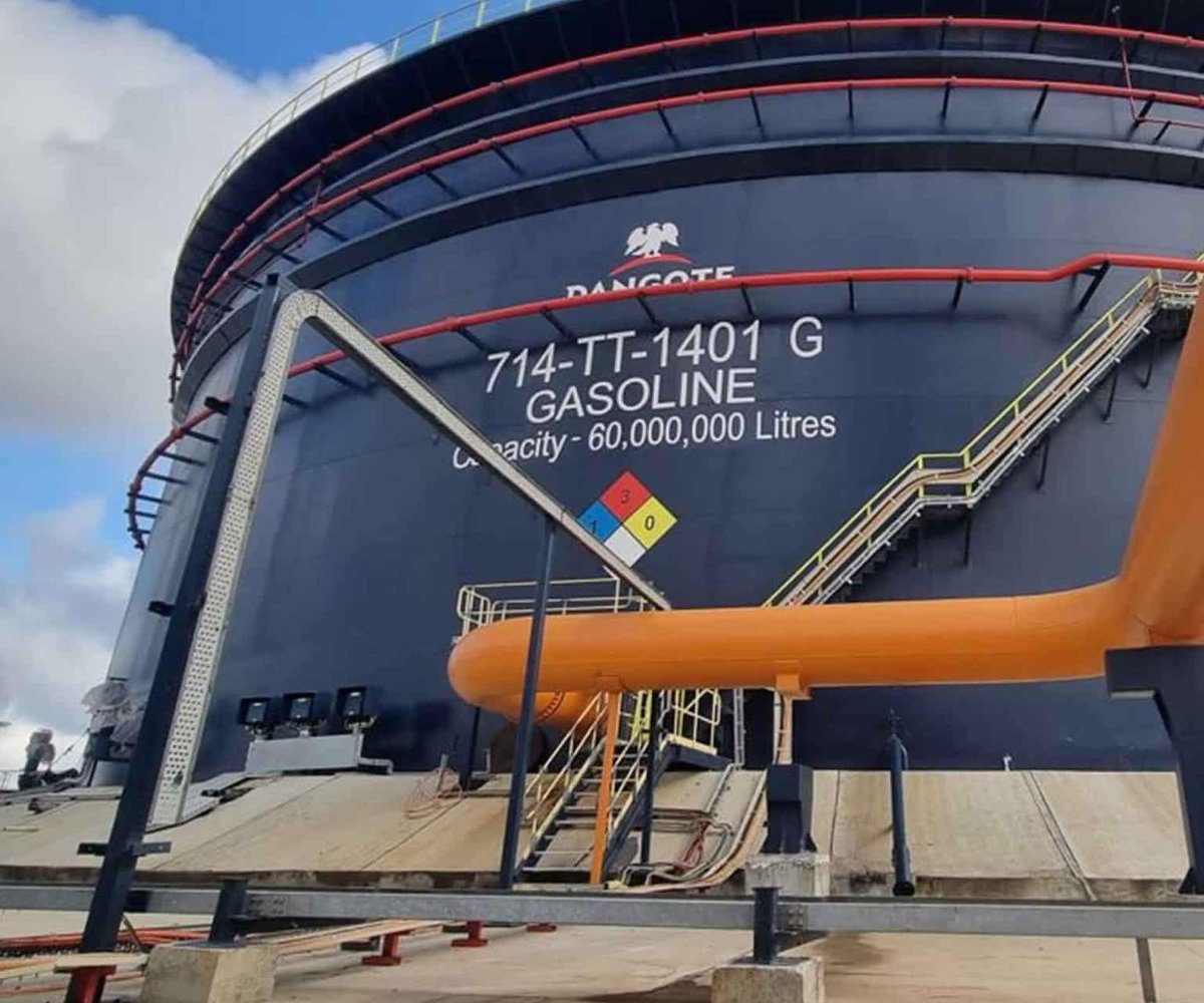 Real_AEW's tweet image. Dangote's Game Changing Impact on African Energy
The historic commencement of operations at the 650,000 barrels-per-day Dangote Refinery has redefined #Africa’s refining ambitions, establishing a new epicenter for oil product supply across West Africa and beyond. As the…