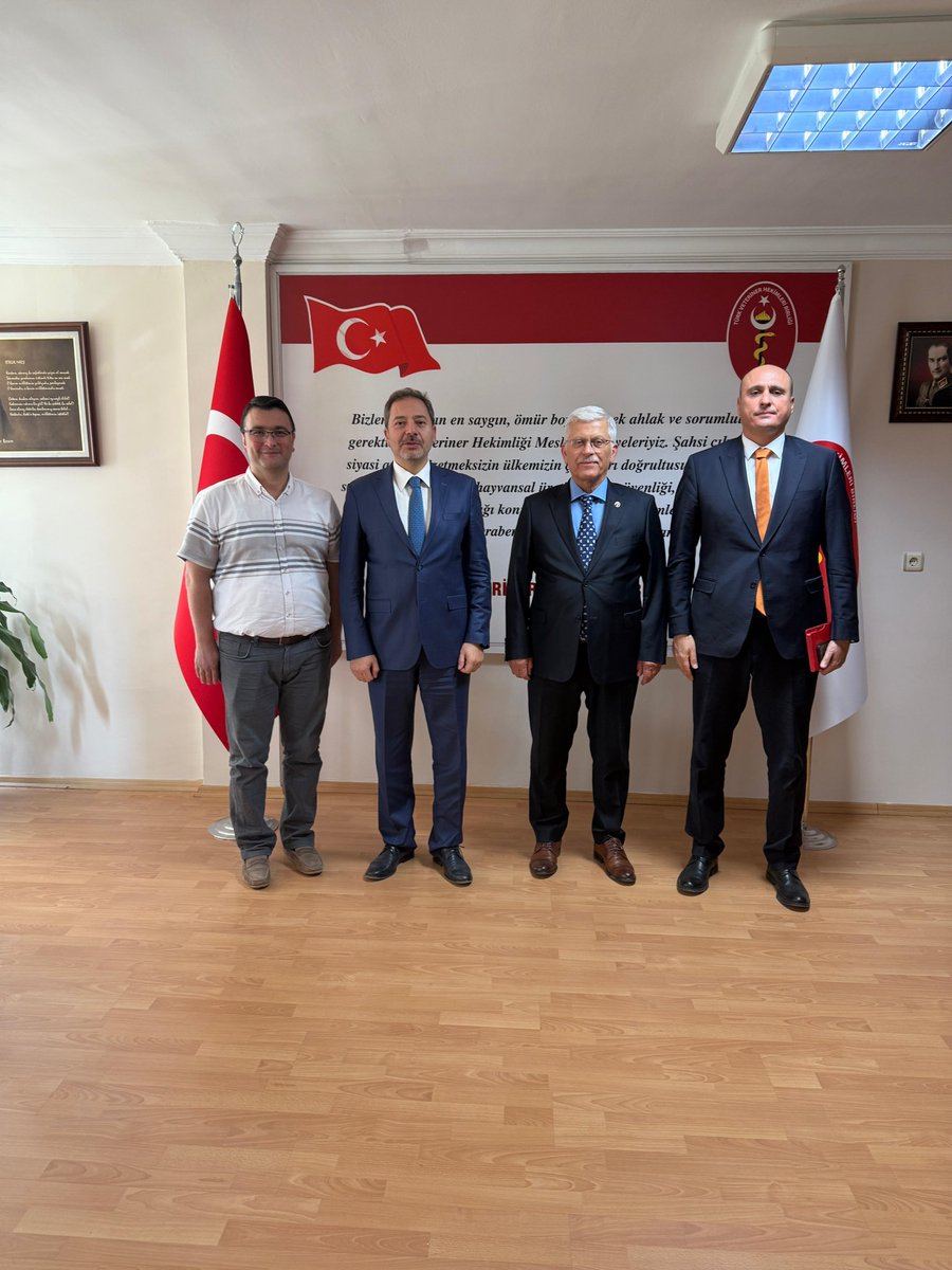 Tarımsal Araştırmalar ve Politikalar Genel Müdürü Sayın M. Altuğ ATALAY ve Daire Başkanı Sayın Erkan TAŞBAŞ Birliğimizi ziyaret etti. 

Bu vesileyle Genel Müdürlüğümüz ile TVHB’nin  çalışmaları konusunda görüşler ifade edildi.

Sayın Genel Müdürümüze ve Daire Başkanımıza nazik